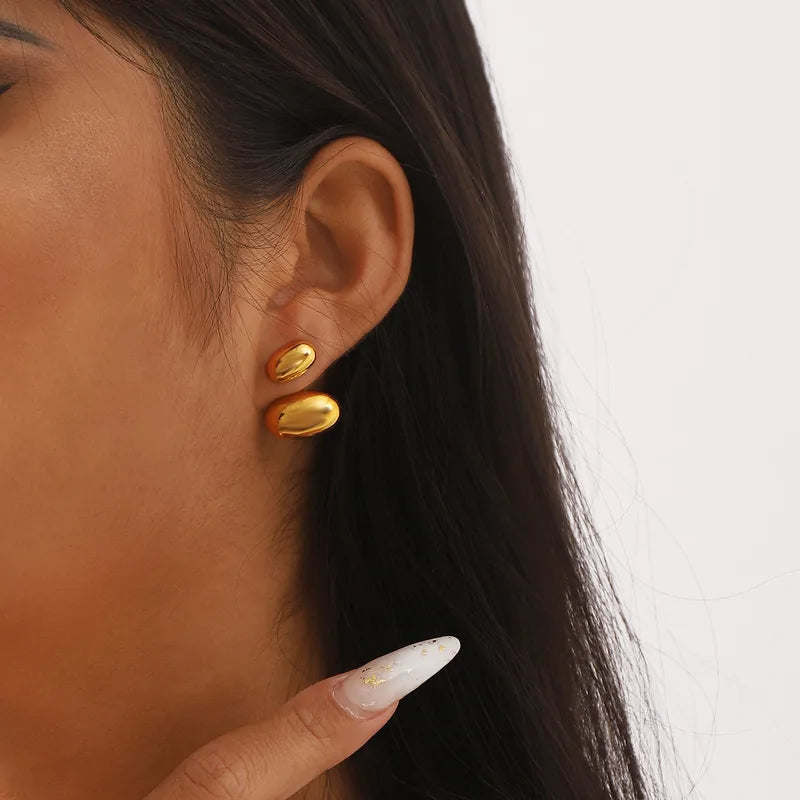 Gold Oval Stud Earrings || DV55