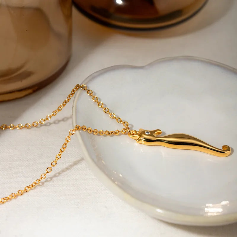 Seahorse Pendant Necklace || DV45