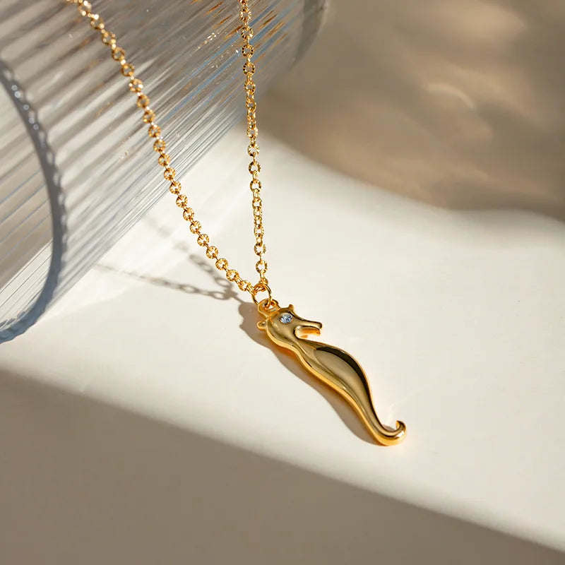 Seahorse Pendant Necklace || DV45