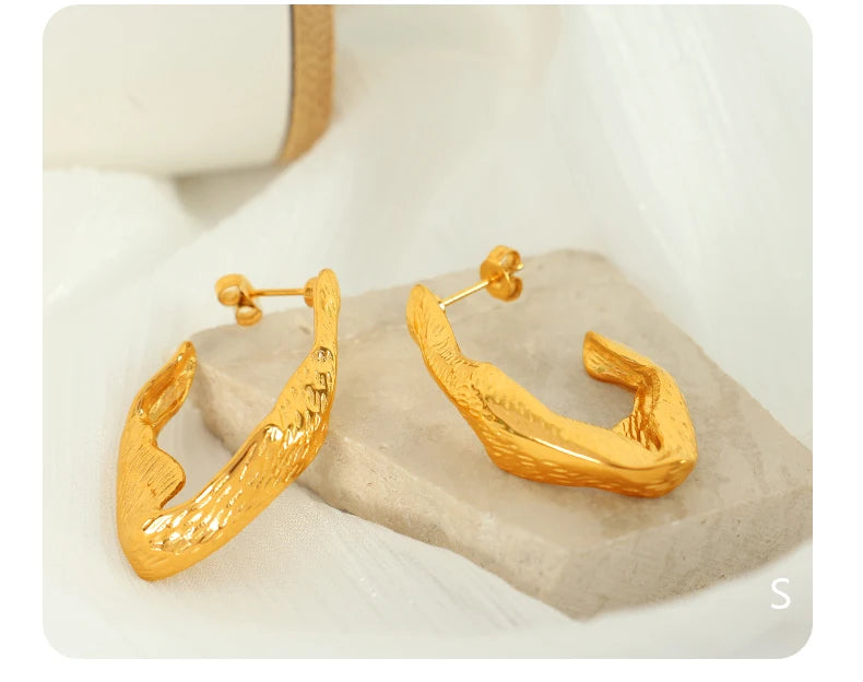 Textured Gold Bold Contemporary Earrings || DV05