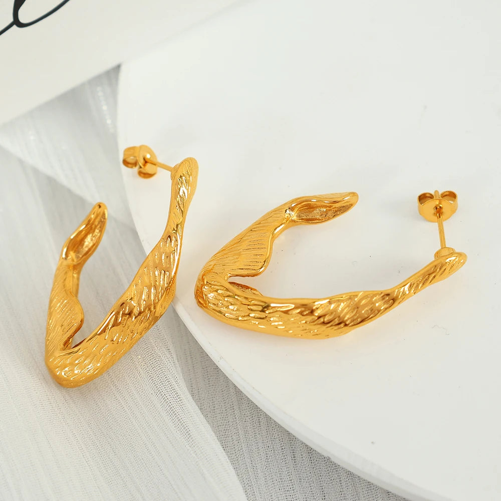 Textured Gold Bold Contemporary Earrings || DV05