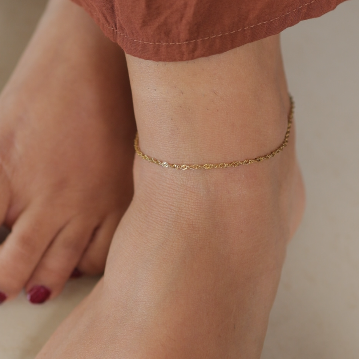 Twist & Glow Anklet || DV67