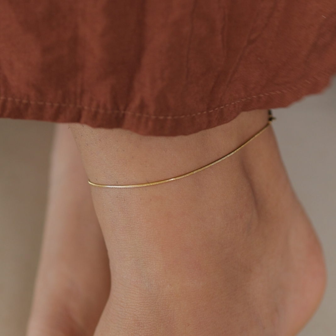 Bare Glow Anklet ||DV64