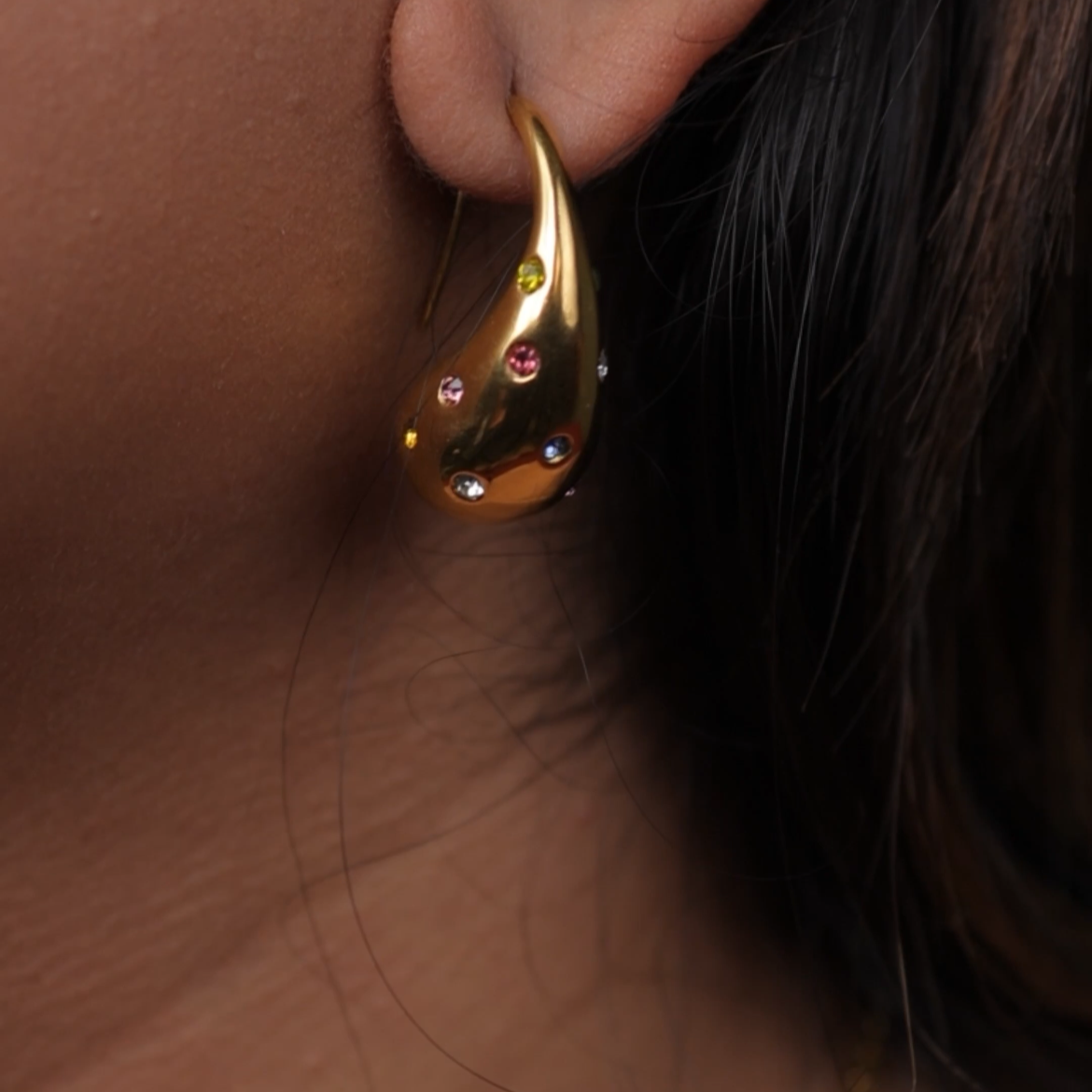 Gold Teardrop Hoop Earrings || DV04