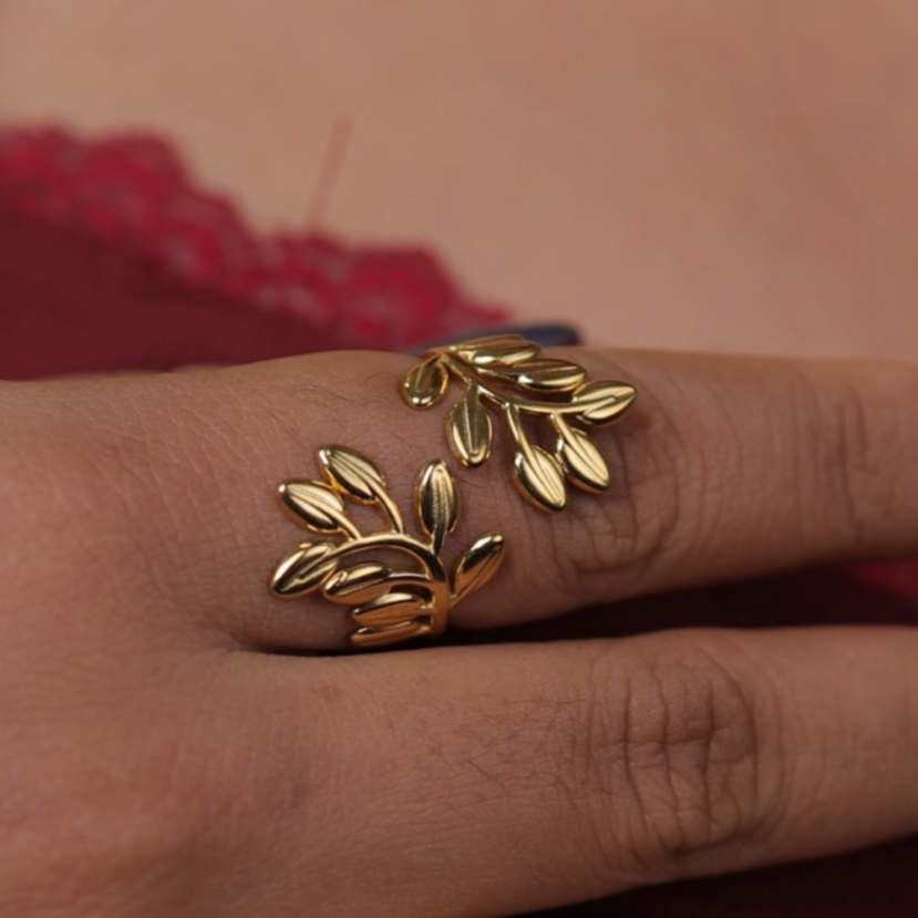Golden Leaf Open Ring || DV18