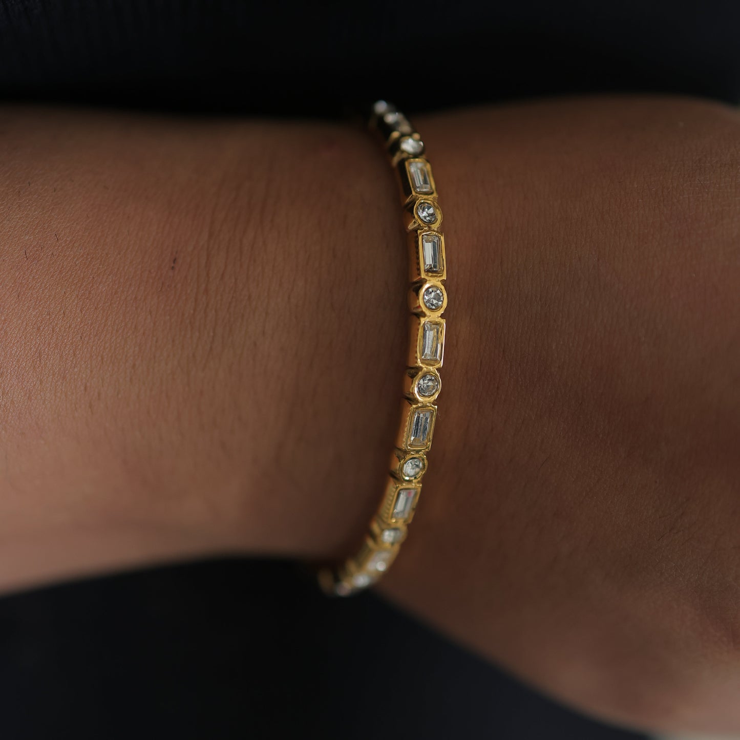 Aria CZ Diamond Bangle || DV145