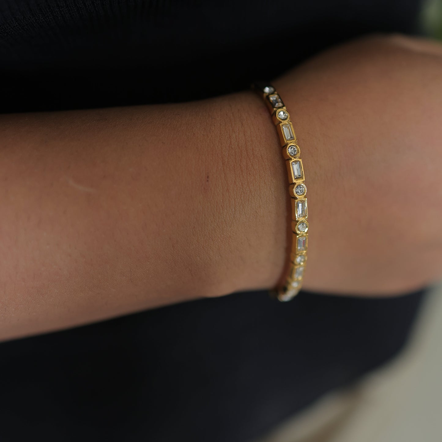 Aria CZ Diamond Bangle || DV145