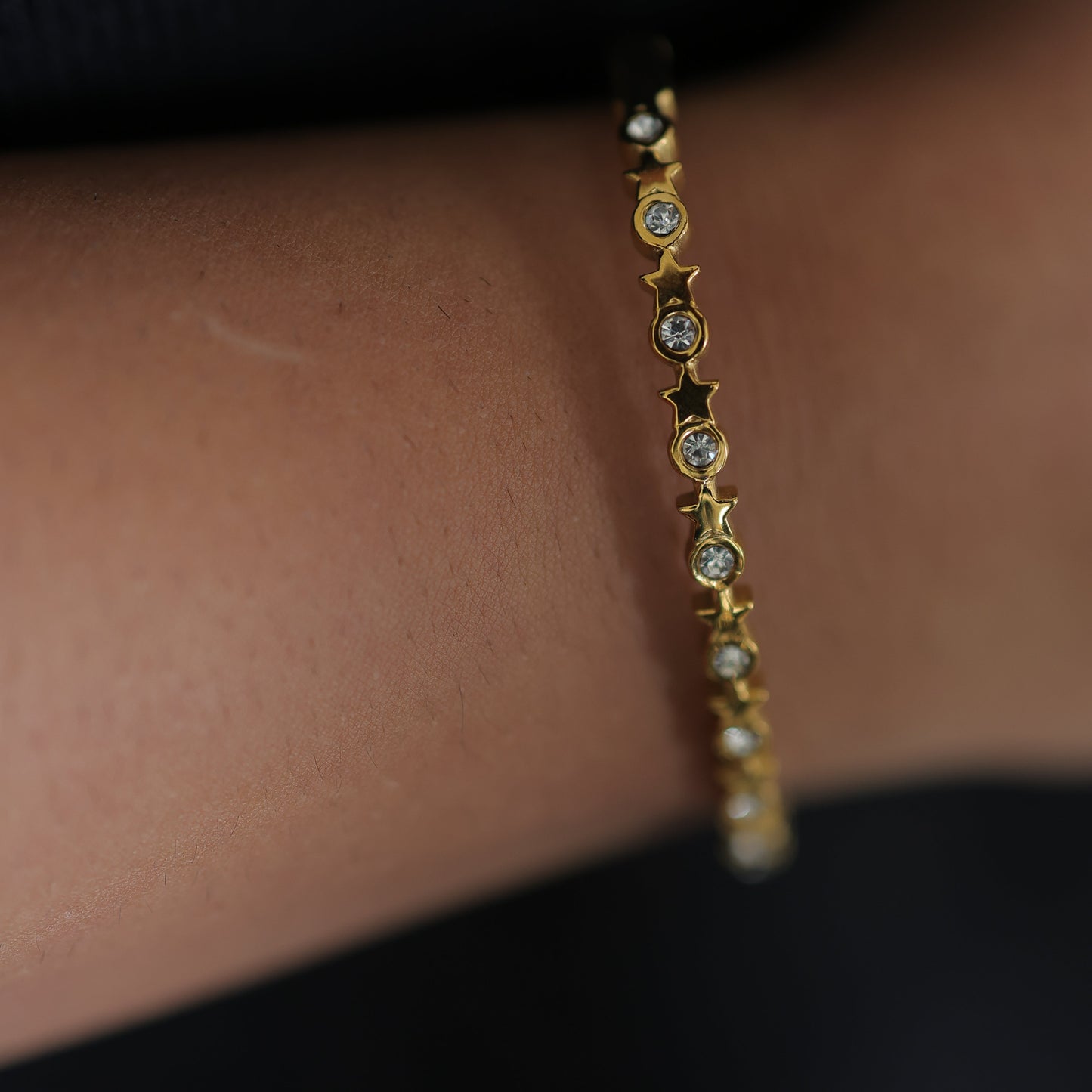 Aurora Dainty Bangle || DV146