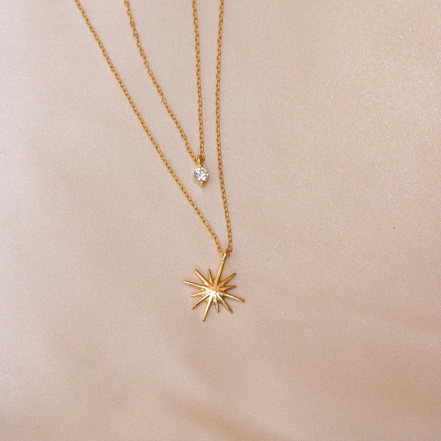 Layered Starburst Pendant Necklace || DV47