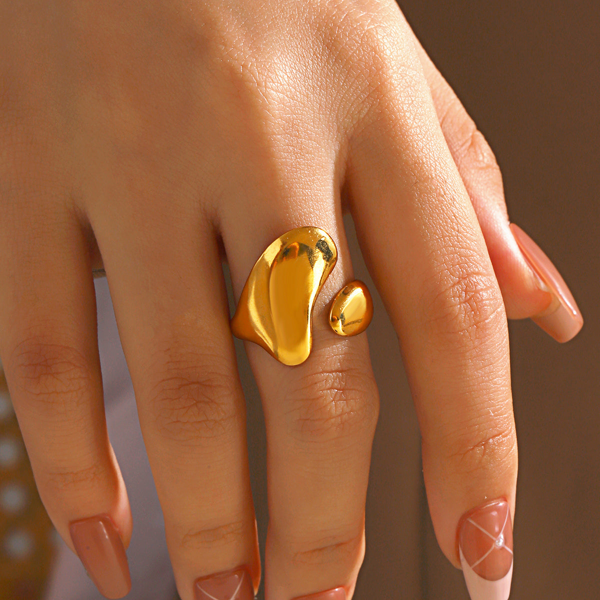 Fluid Gold Statement Ring || DV43
