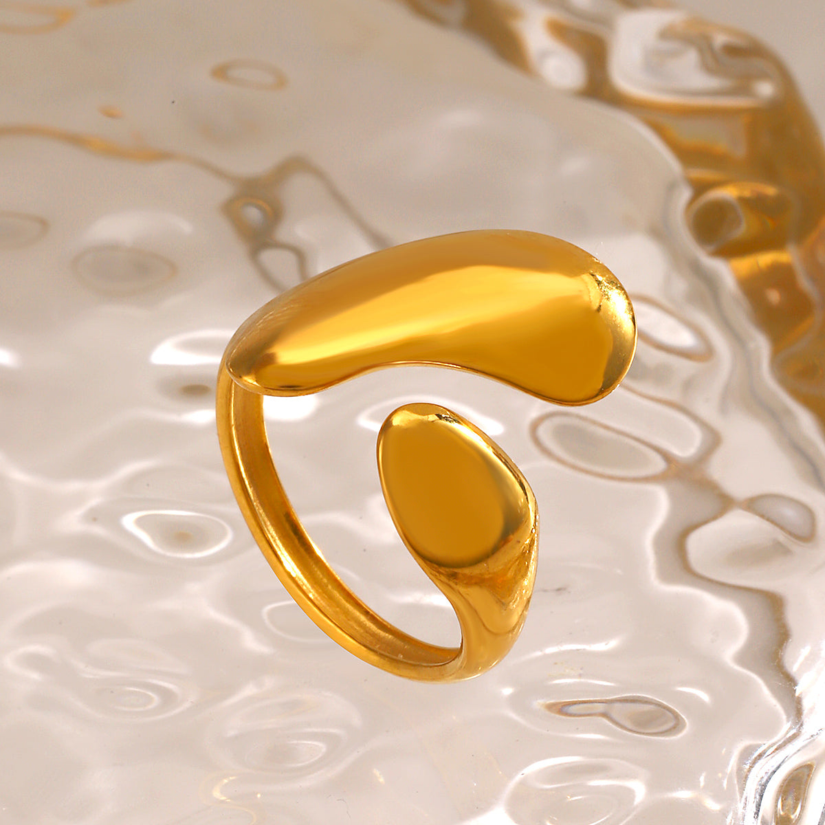 Fluid Gold Statement Ring || DV43