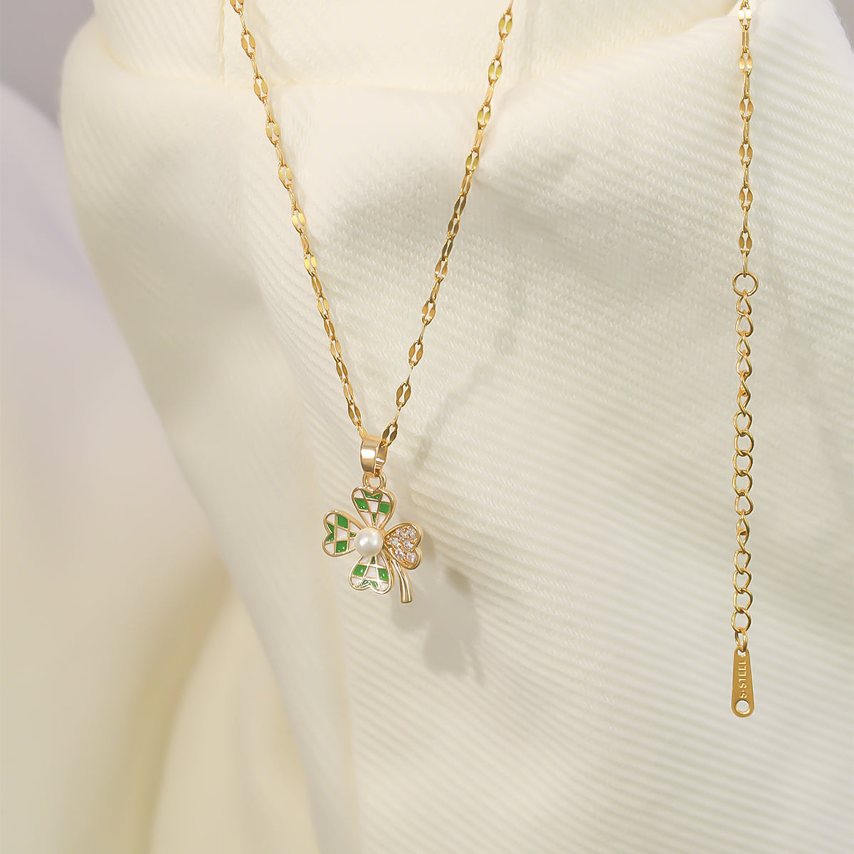 Lucky Clover Stainless Steel Pendant Necklace || DV37