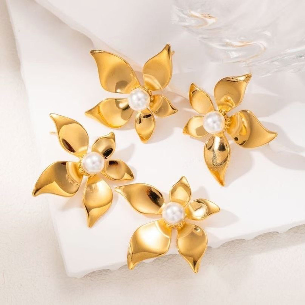 Blossom Pearl Earrings || DV39
