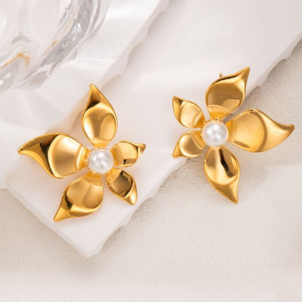 Blossom Pearl Earrings || DV39