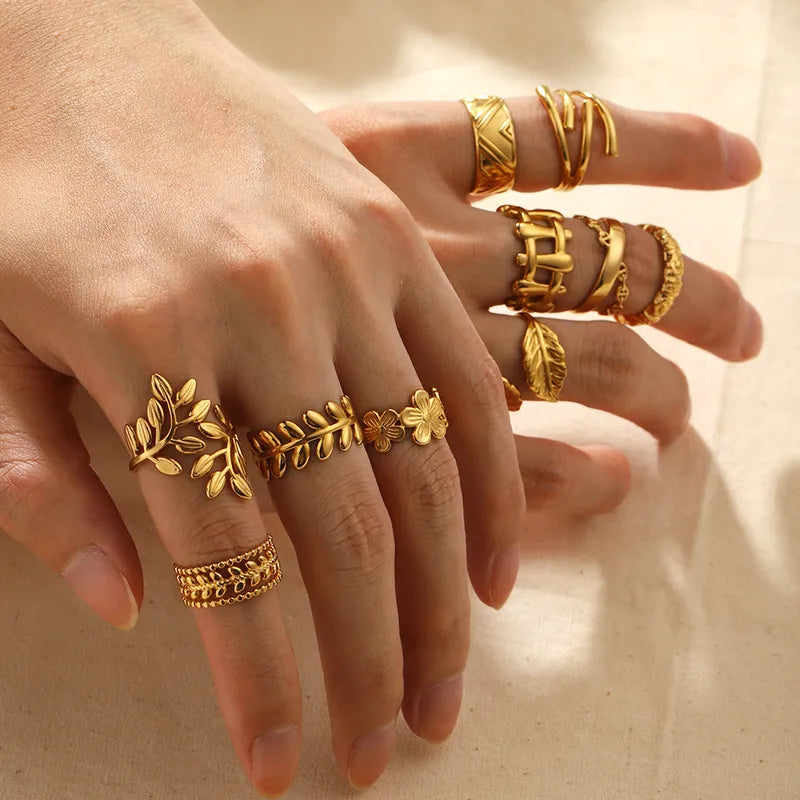 Golden Leaf Open Ring || DV18