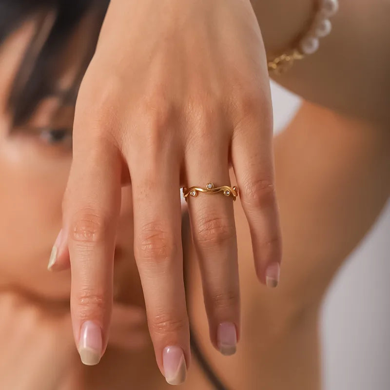 Golden Wave Diamond Ring || DV111