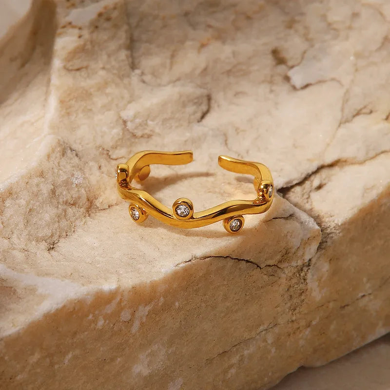 Golden Wave Diamond Ring || DV111