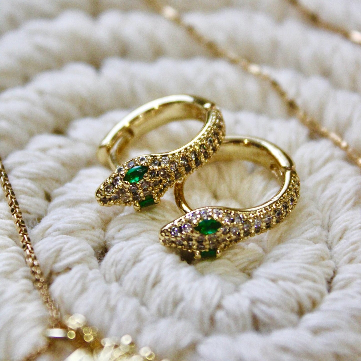 Serpendi Emerald Huggie || DV129
