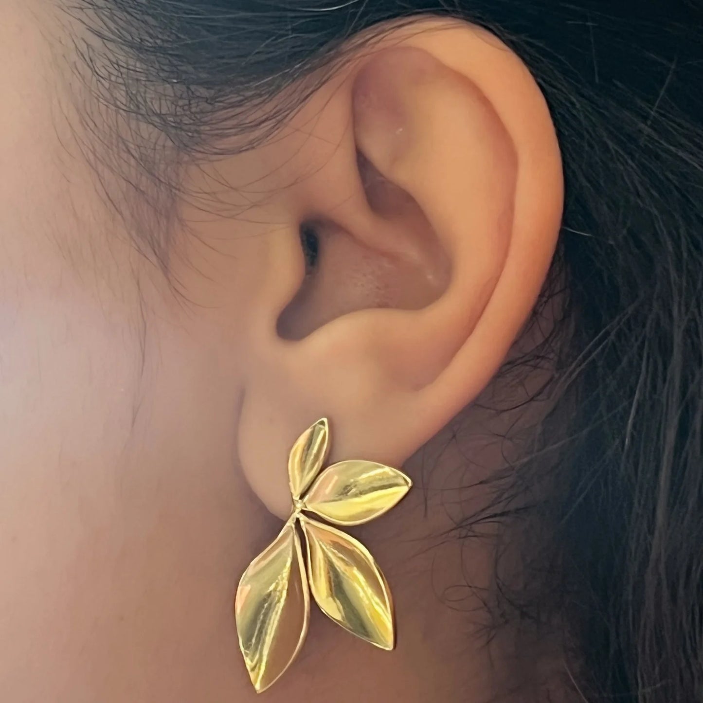 Gilded Leaf Earrings || DV54