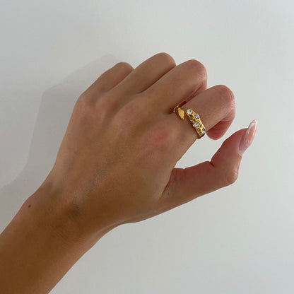 Nova Crystal Open Ring || DV202