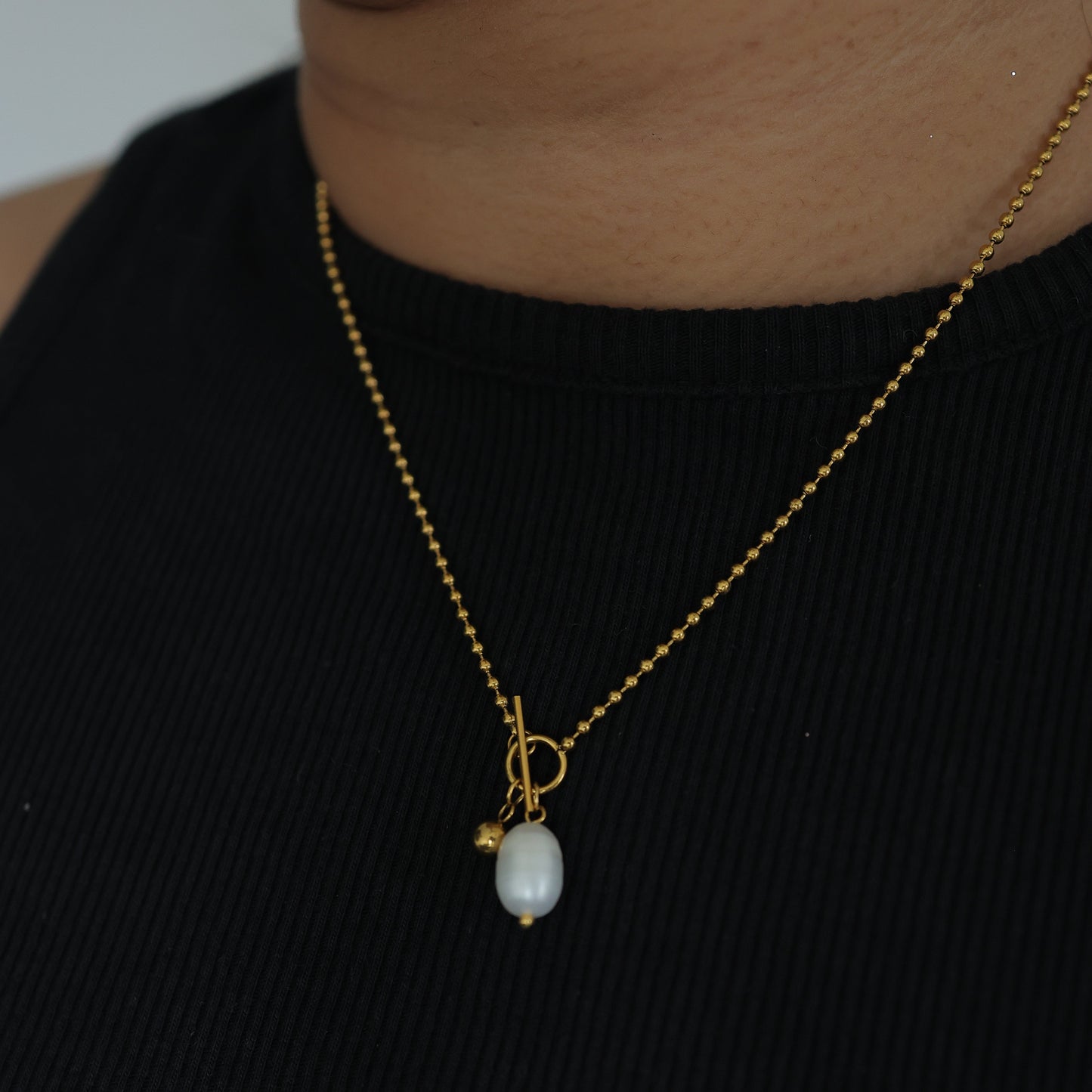 Isla Pearl Pendant Necklace || DV175
