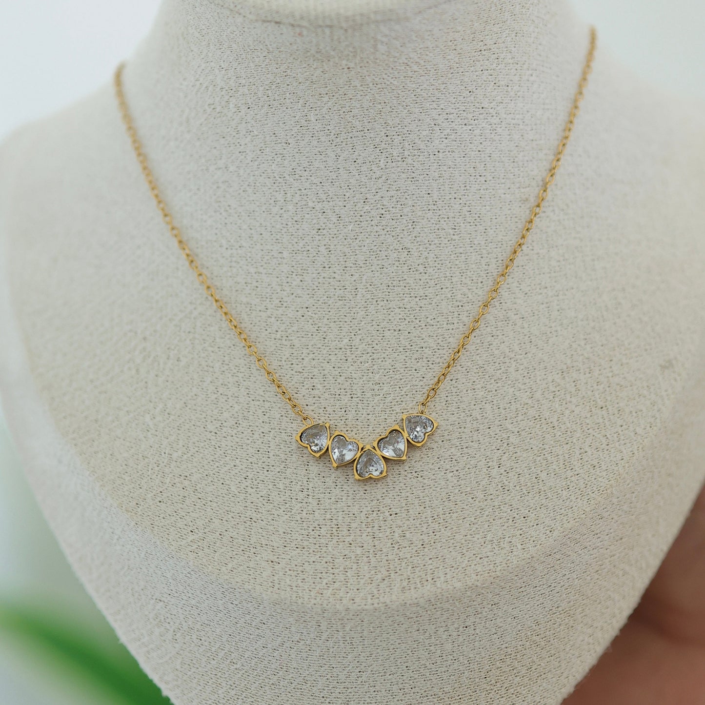 Amoura Necklace || DV154