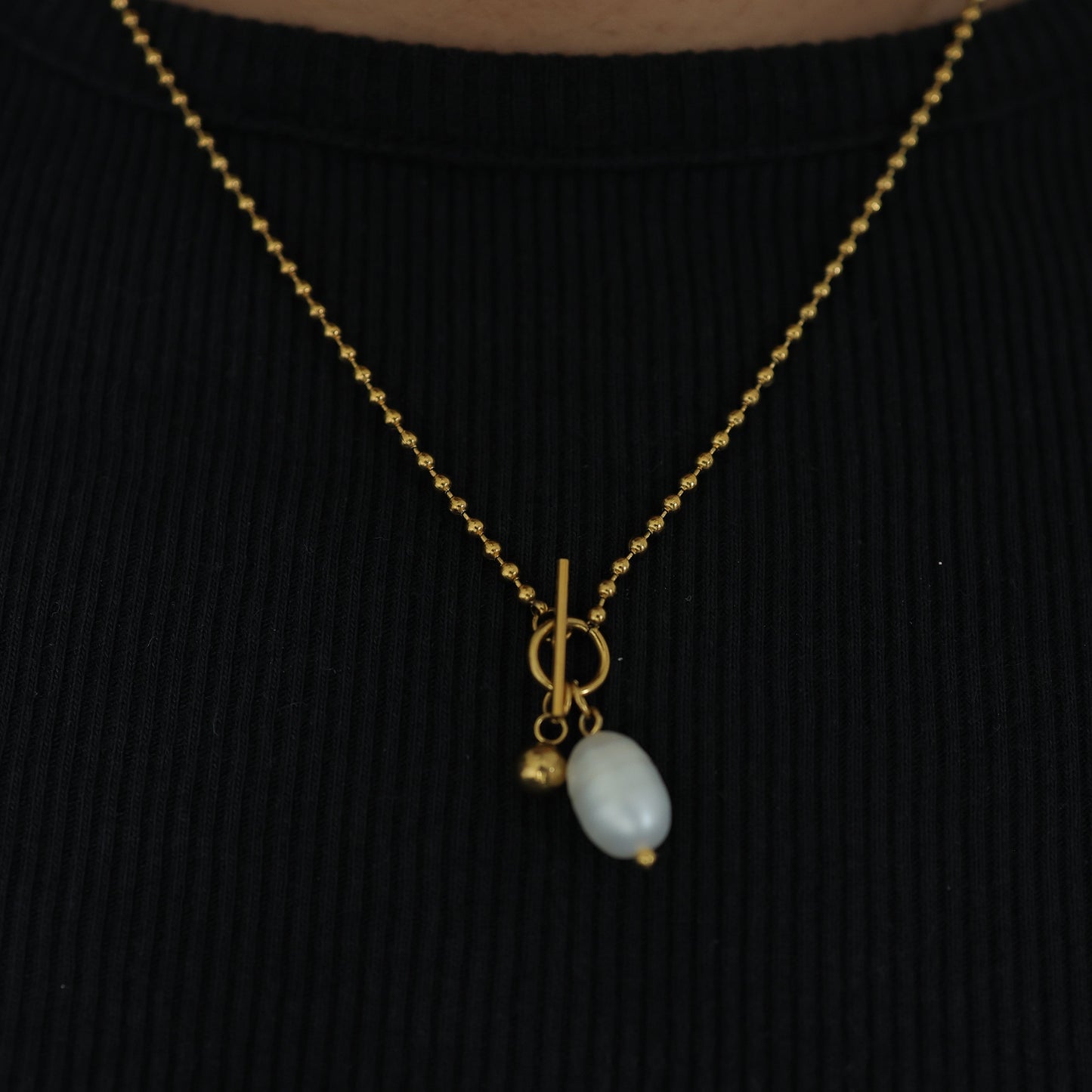 Isla Pearl Pendant Necklace || DV175