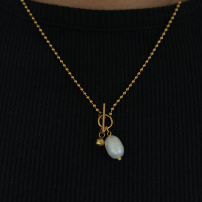 Isla Pearl Pendant Necklace || DV175