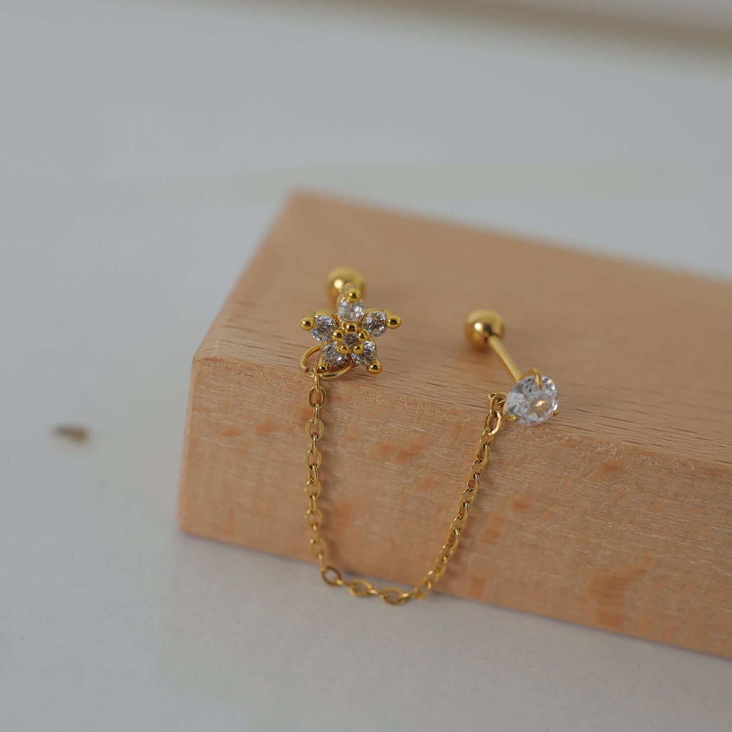 Faye Chain Stud Earrings || DV171