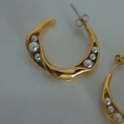 Wave Pearl Hoops || DV150