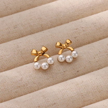 Belle Bow Pearl Earrings || DV161