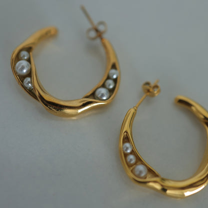 Wave Pearl Hoops || DV150