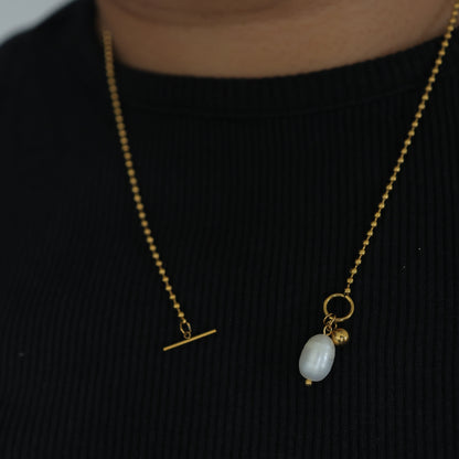 Isla Pearl Pendant Necklace || DV175