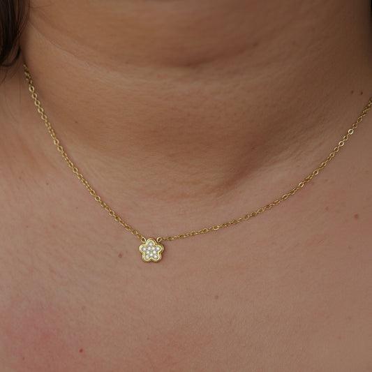 Elowyn Petal Necklace || DV177
