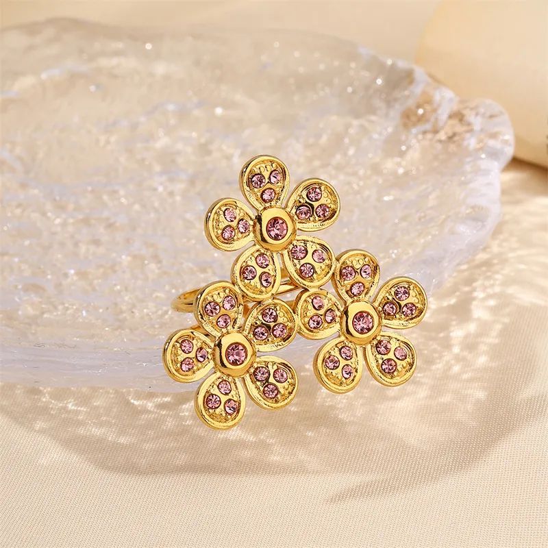 Blossom Cluster Ring || DV206