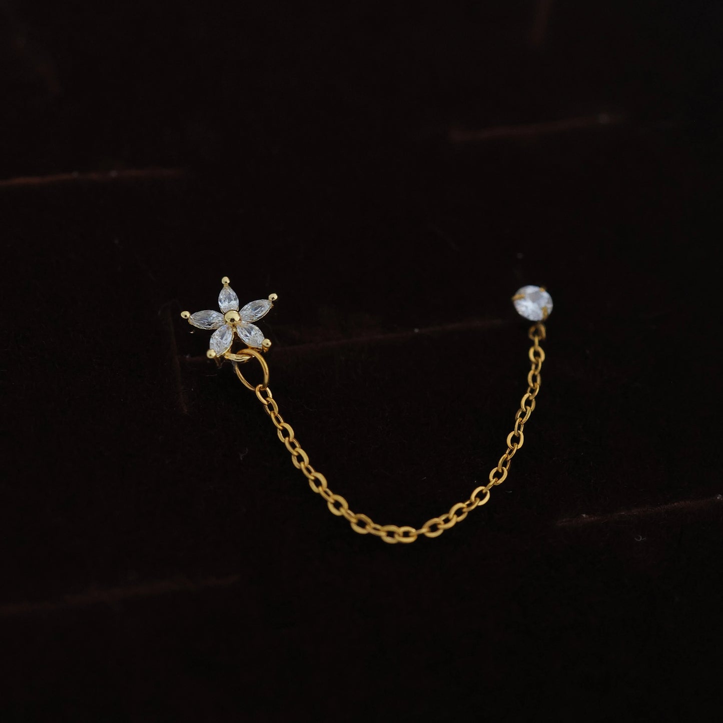Faye Chain Stud Earrings- (Pair) || DV171