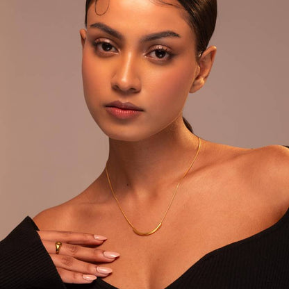 Aera Curve Bar Necklace || DV327