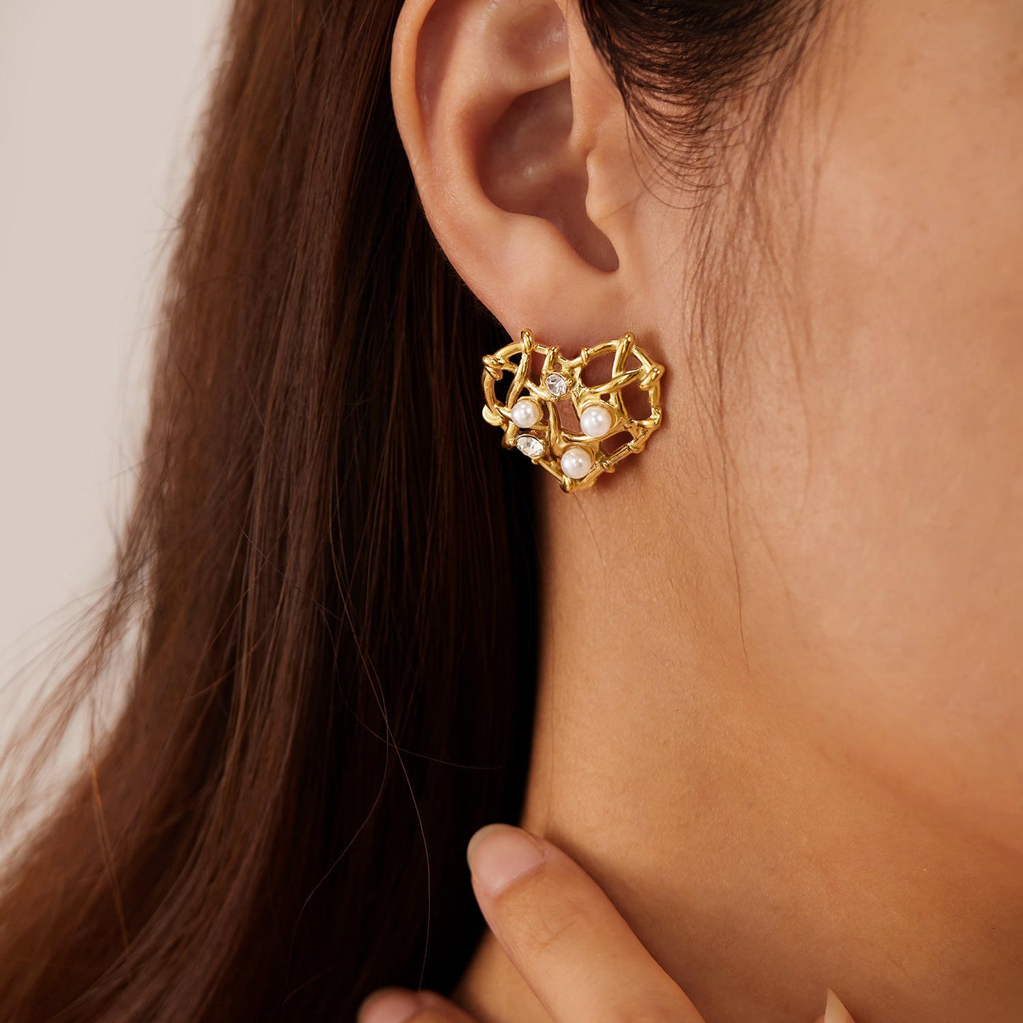 Celeste Cage Hearts || DV87