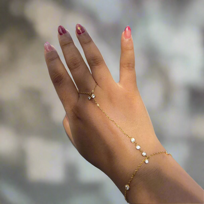 Celeste Link Hand Chain || DV74