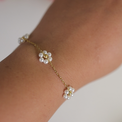 Daisy Pearl Bracelet || DV60
