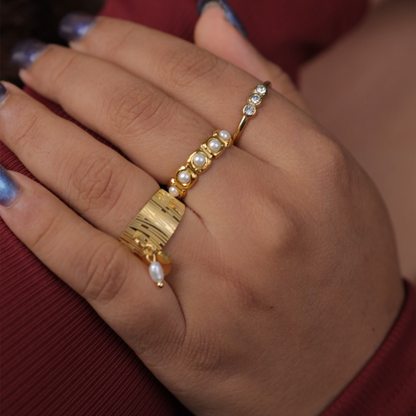 Open Ring with Pearl Accents || DV24