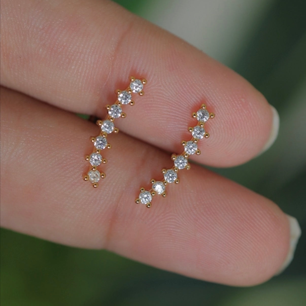 Divine Arc Studs || DV520