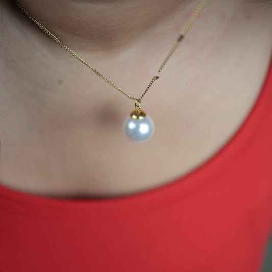 Solenne Pearl Pendant Necklace || DV136