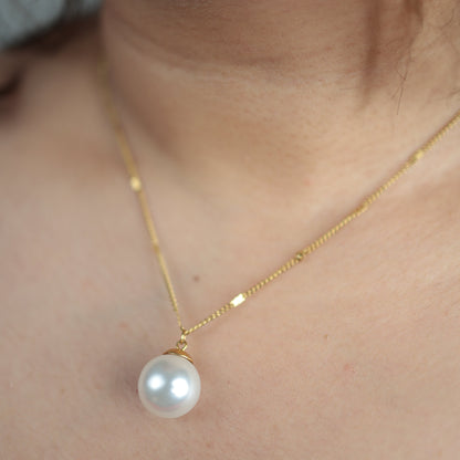 Solenne Pearl Pendant Necklace || DV136