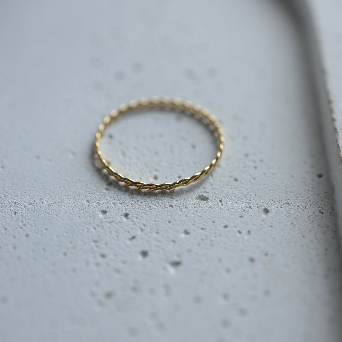 Twist of Gold Ring || DV138
