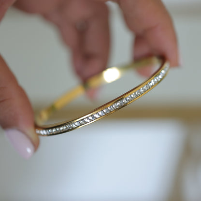 Dazzle Line Bangle || DV148