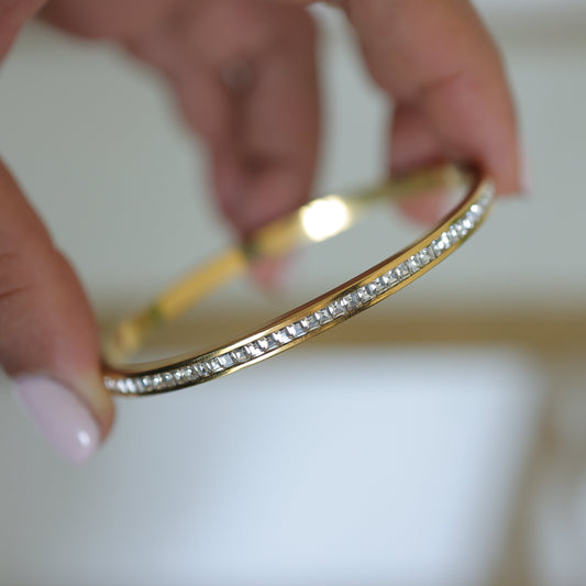 Dazzle Line Bangle || DV148