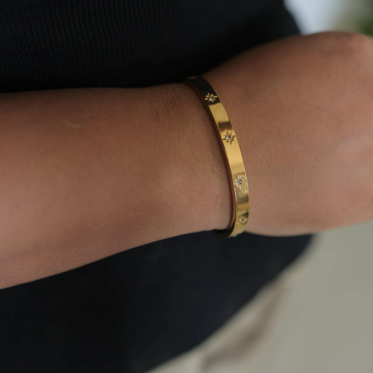 Starry Glow Cuff || DV147