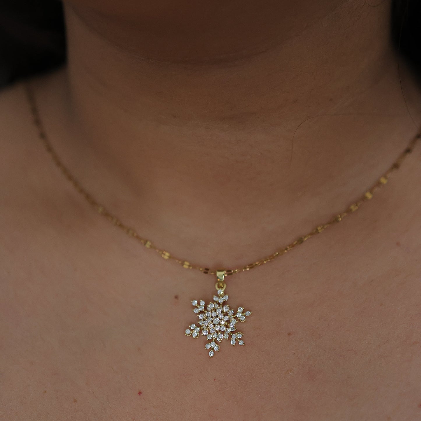 Frostflake Spark Pendant Necklace || DV193