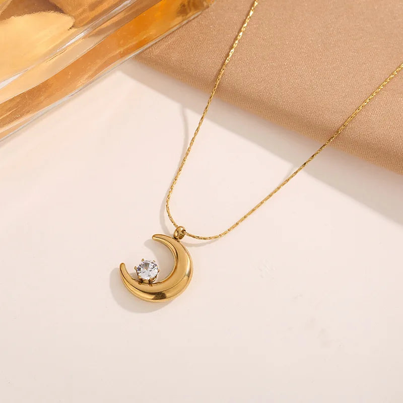 Moonbeam Crystal Necklace || DV360